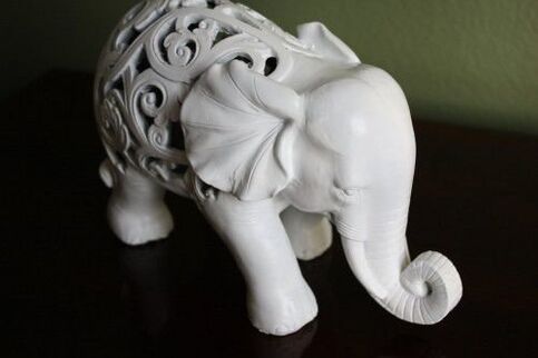 Figur eines Elefanten als Amulett des Glücks